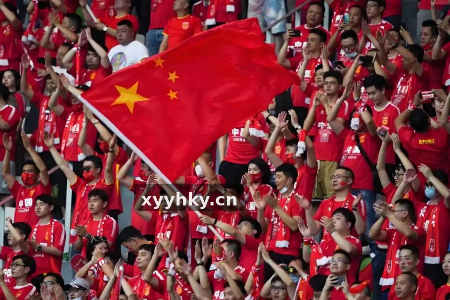 伟德体育 队医顾问贺明川的场边记录：伤病预防如何影响一支球队的赛季走向 配图